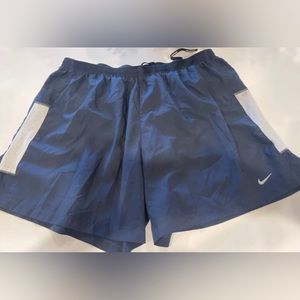 Nike Running shorts Dri fit Like new Sz 2 XL